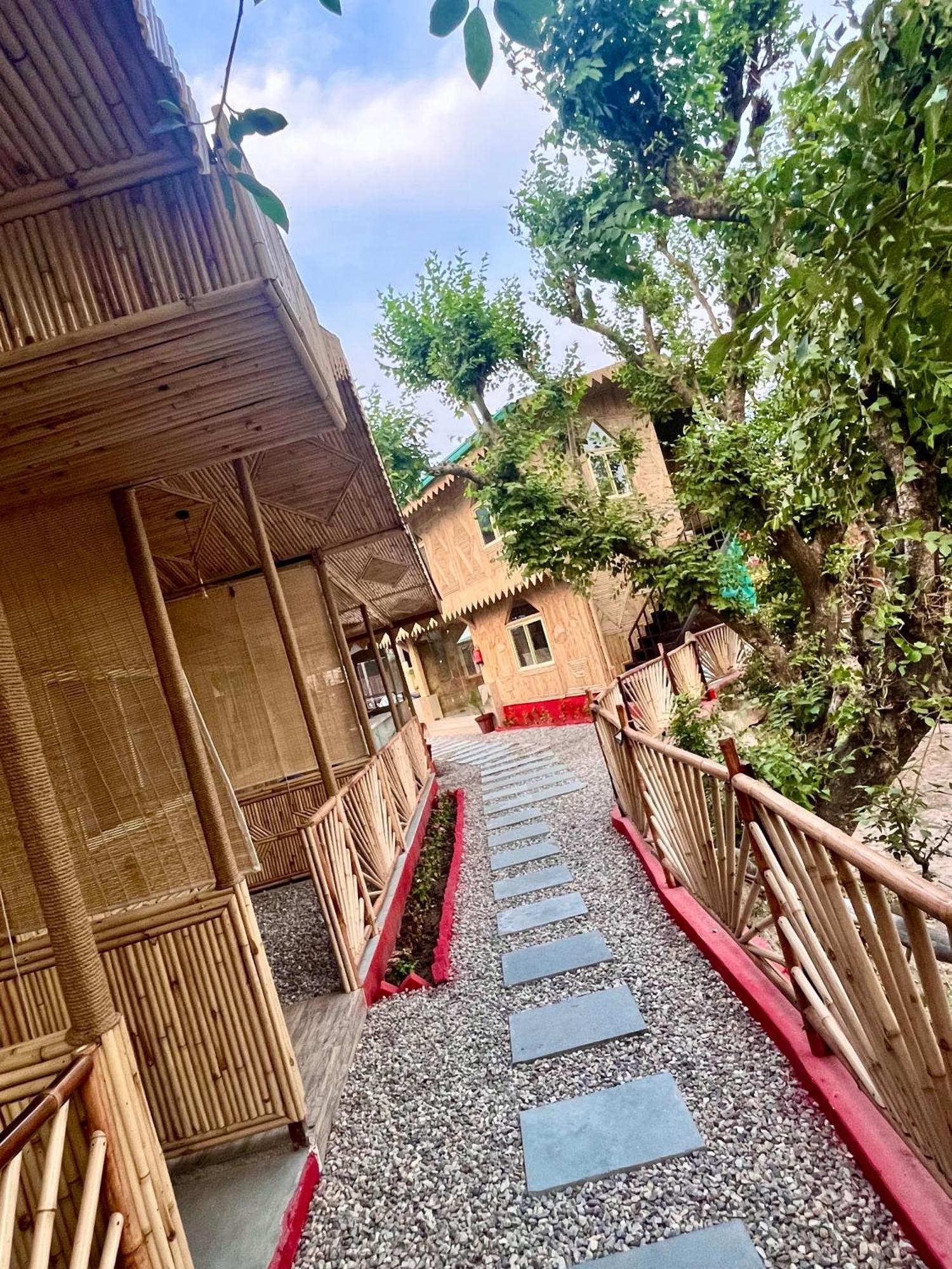 Bamboo Garden Cottages And Cafe Rishikesh Exterior photo